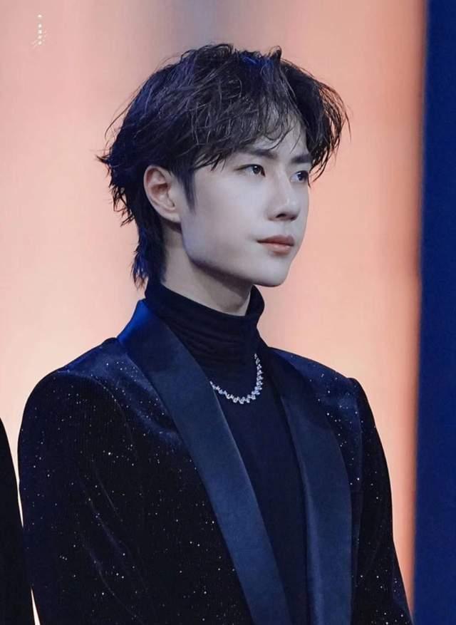 王一博圈内爆料是谁,揭秘娱乐圈神秘人物身份